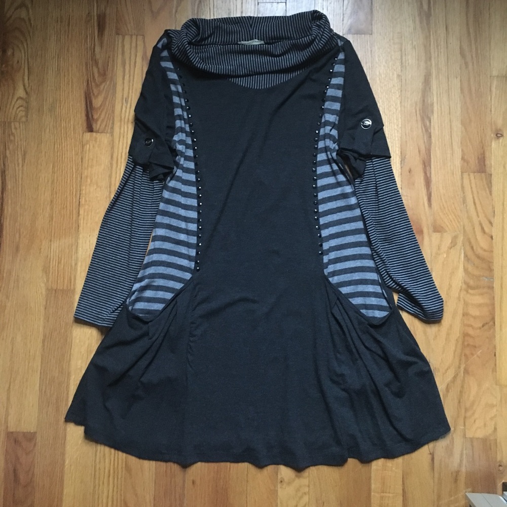 Dress - Picture 4 of 16